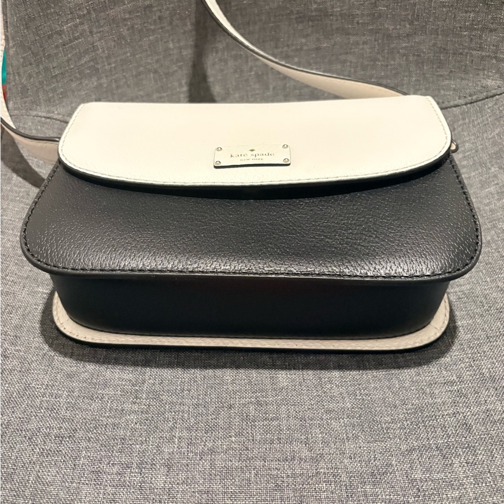 Kate Spade Two-Tone Black and Cream Crossbody Bag - Picture 2 of 4